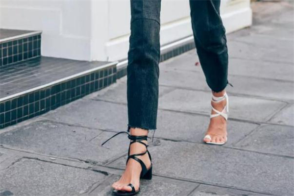 女生夏天穿什么鞋涼快 舒適又時(shí)髦 女生夏天穿什么鞋涼快 舒適又時(shí)髦