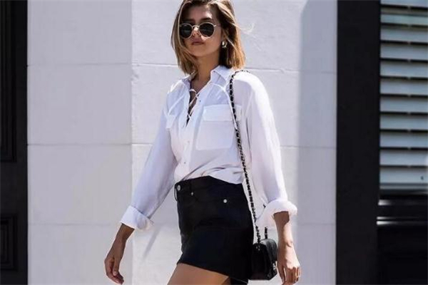 夏天白襯衫怎么搭配 優(yōu)雅性感風(fēng)穿搭 夏天白襯衫怎么搭配 優(yōu)雅性感風(fēng)穿搭