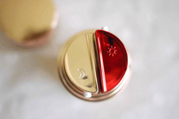 二十歲用什么眼霜比較好 二十歲用眼霜早嗎 二十歲用什么眼霜比較好 二十歲用眼霜早嗎