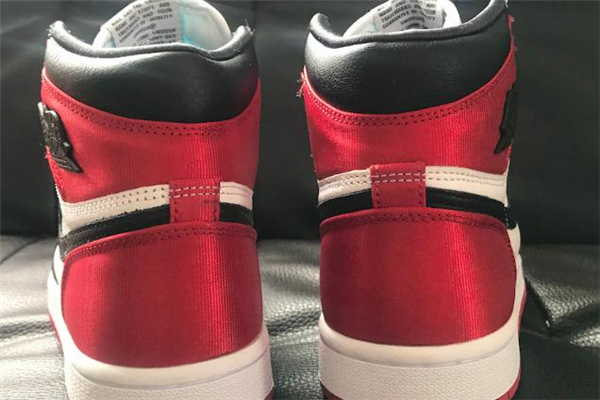 aj1絲綢黑腳趾發(fā)售時間 下一雙天價鞋款 aj1絲綢黑腳趾發(fā)售時間 下一雙天價鞋款