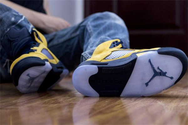 aj5密歇根什么時候發(fā)售 aj5 michigan天價配色 aj5密歇根什么時候發(fā)售 aj5 michigan天價配色