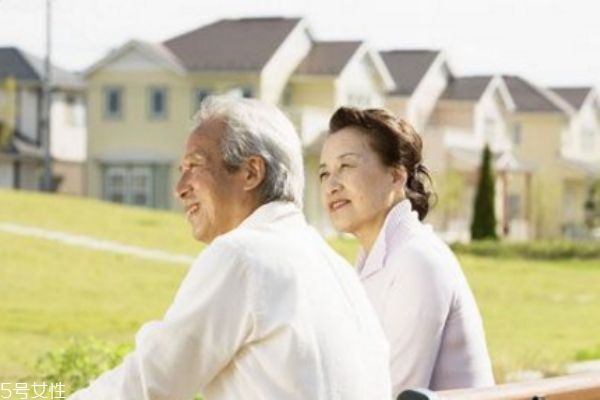 最適合老年人吃的鈣片 老年人補鈣保健品 最適合老年人吃的鈣片 老年人補鈣保健品