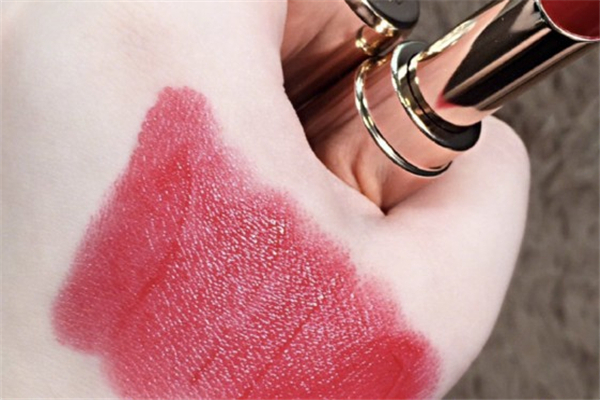 蘭蔻525口紅顏色好看嗎 人間小櫻桃試色 蘭蔻525口紅顏色好看嗎 人間小櫻桃試色