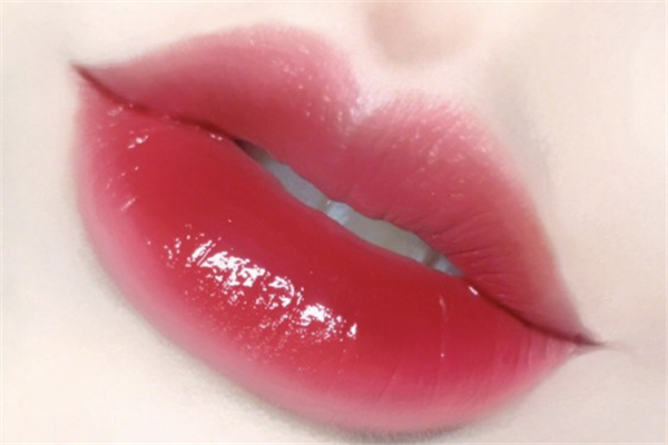 蘭蔻525口紅顏色好看嗎 人間小櫻桃試色 蘭蔻525口紅顏色好看嗎 人間小櫻桃試色
