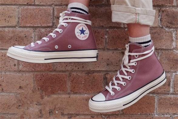 匡威1970s豆沙色有黑標(biāo)嗎 匡威1970s豆沙色真假 匡威1970s豆沙色有黑標(biāo)嗎 匡威1970s豆沙色真假