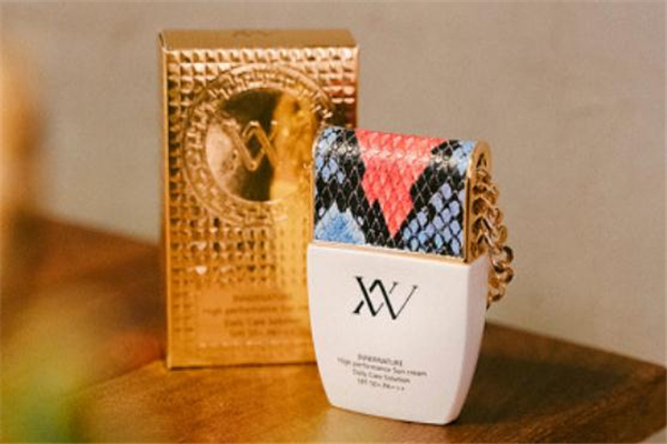vn鉑金包防曬霜真假對比 韓國vn防曬霜真假辨別 vn鉑金包防曬霜真假對比 韓國vn防曬霜真假辨別
