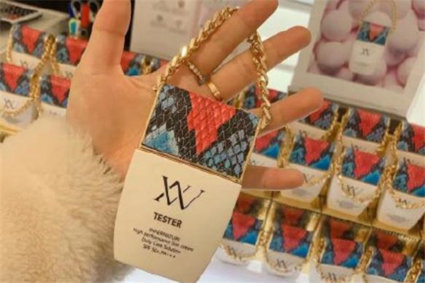 vn鉑金包防曬霜真假對比 韓國vn防曬霜真假辨別 vn鉑金包防曬霜真假對比 韓國vn防曬霜真假辨別