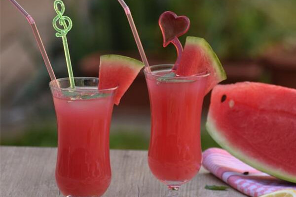 西瓜為什么會炸開 西瓜炸開的原因是這樣 西瓜為什么會炸開 西瓜炸開的原因是這樣