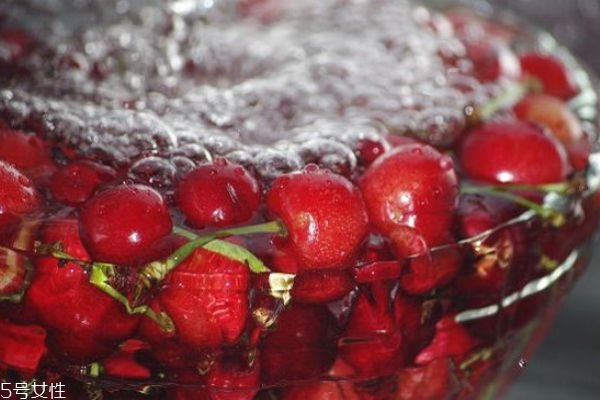 櫻桃怎么洗才干凈 如何清洗櫻桃 櫻桃怎么洗才干凈 如何清洗櫻桃