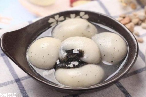 湯圓和元宵有什么區(qū)別 湯圓和元宵有4大區(qū)別 湯圓和元宵有什么區(qū)別 湯圓和元宵有4大區(qū)別