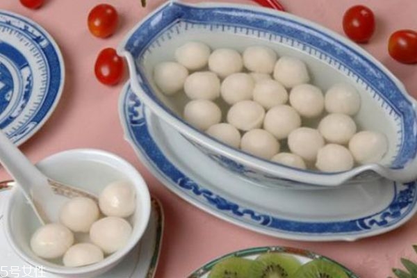 湯圓和元宵有什么區(qū)別 湯圓和元宵有4大區(qū)別 湯圓和元宵有什么區(qū)別 湯圓和元宵有4大區(qū)別