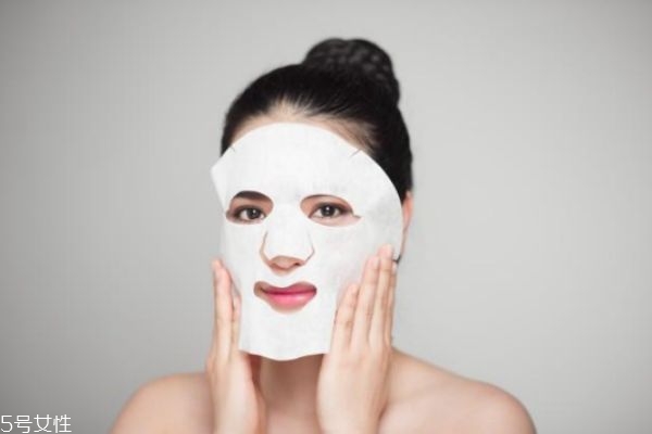 敷面膜后用冷水洗還是溫水 敷完面膜后要做什么 敷面膜后用冷水洗還是溫水 敷完面膜后要做什么