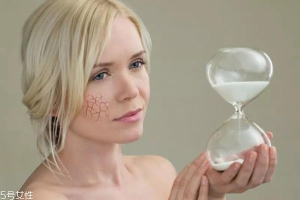 護(hù)膚品要不要經(jīng)常換 護(hù)膚品多久換一次品牌 護(hù)膚品要不要經(jīng)常換 護(hù)膚品多久換一次品牌