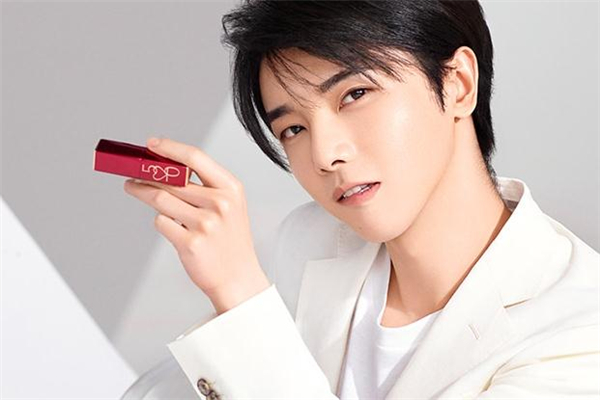 2019雅詩蘭黛520限定口紅禮盒多少錢 限量紅管口紅 2019雅詩蘭黛520限定口紅禮盒多少錢 限量紅管口紅