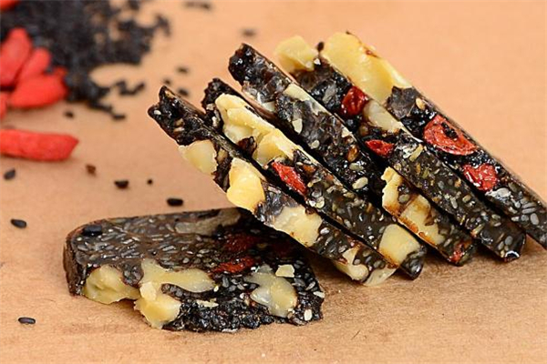 熬阿膠糕要加水嗎 阿膠糕正確熬制方法 熬阿膠糕要加水嗎 阿膠糕正確熬制方法