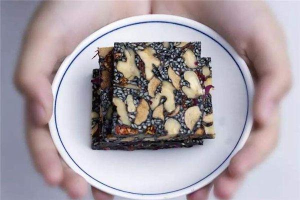 阿膠糕發(fā)霉了還能吃嗎 當(dāng)心吃壞肚子 阿膠糕發(fā)霉了還能吃嗎 當(dāng)心吃壞肚子