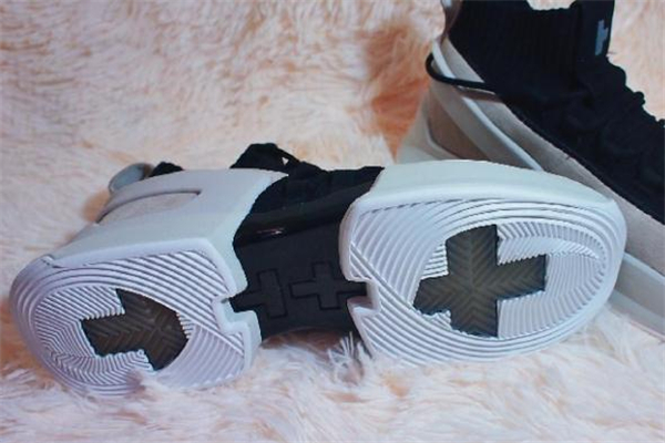 無中生有籃球鞋測評 國貨實(shí)戰(zhàn)好鞋