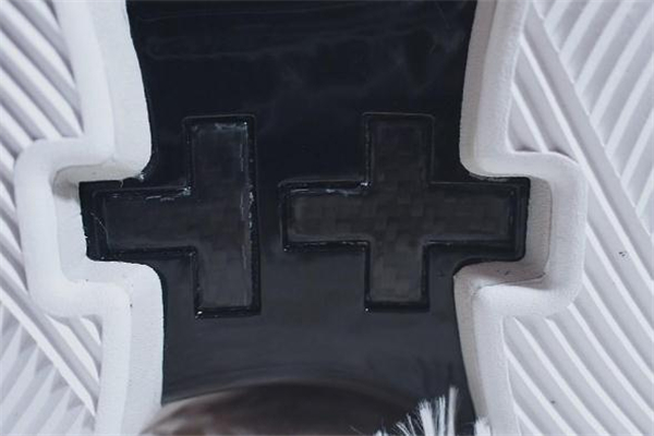 無中生有籃球鞋測評 國貨實(shí)戰(zhàn)好鞋