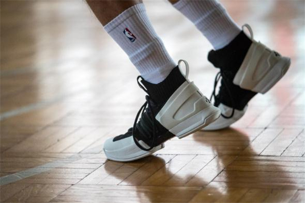 無中生有籃球鞋測評 國貨實(shí)戰(zhàn)好鞋