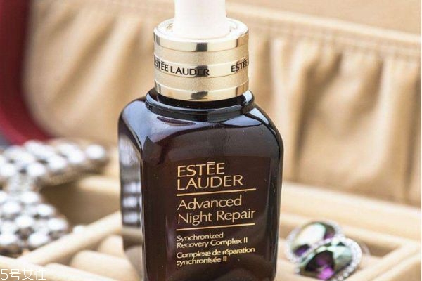 雅詩(shī)蘭黛小棕瓶精華和蘭蔻小黑瓶精華哪個(gè)好