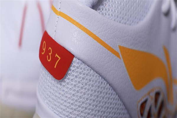 李寧937龍鱗測評 李寧937龍鱗實戰(zhàn)腳感 李寧937龍鱗測評 李寧937龍鱗實戰(zhàn)腳感