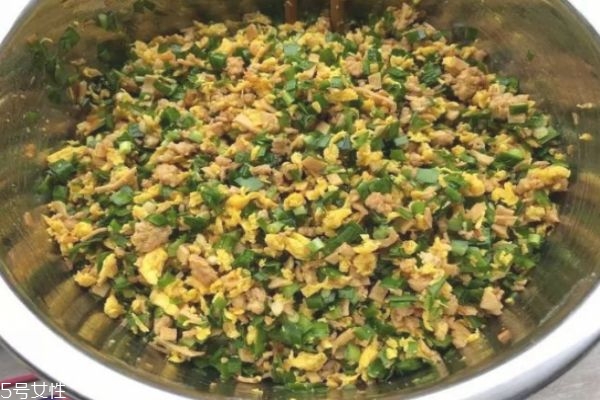 怎樣調(diào)餃子餡好吃 餃子餡的做法大全 怎樣調(diào)餃子餡好吃 餃子餡的做法大全