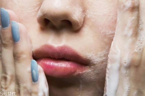 臉部皮膚粗糙怎么辦 臉部皮膚粗糙如何改善 臉部皮膚粗糙怎么辦 臉部皮膚粗糙如何改善