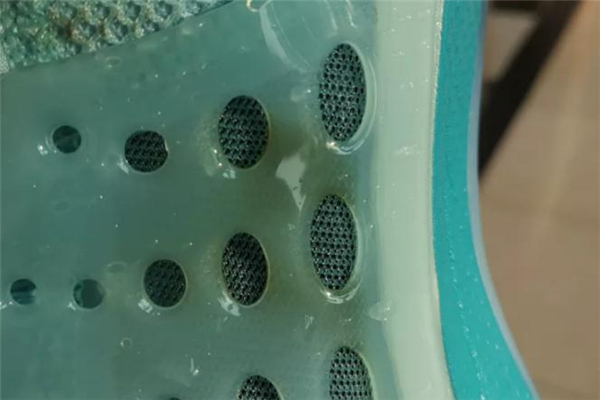 李寧音速7側(cè)面tpu發(fā)黃怎么辦 可能是氧化 李寧音速7側(cè)面tpu發(fā)黃怎么辦 可能是氧化