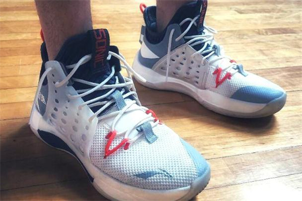 李寧音速7側(cè)面tpu發(fā)黃怎么辦 可能是氧化 李寧音速7側(cè)面tpu發(fā)黃怎么辦 可能是氧化