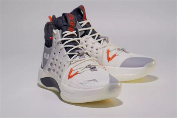 李寧音速7和馭帥12哪個(gè)好 音速7和馭帥12對(duì)比測(cè)評(píng) 李寧音速7和馭帥12哪個(gè)好 音速7和馭帥12對(duì)比測(cè)評(píng)