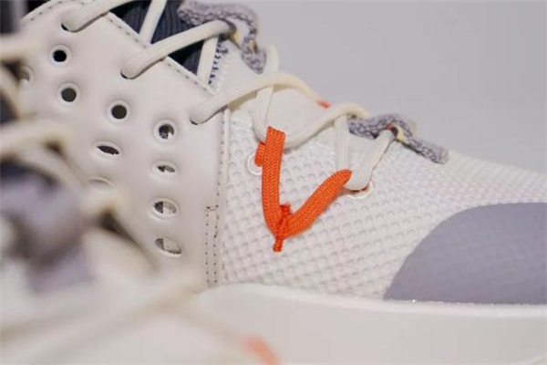 李寧音速7和馭帥12哪個(gè)好 音速7和馭帥12對(duì)比測(cè)評(píng) 李寧音速7和馭帥12哪個(gè)好 音速7和馭帥12對(duì)比測(cè)評(píng)