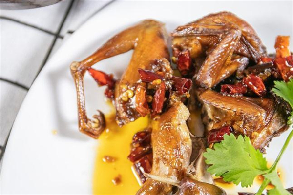 鵪鶉吃多了會(huì)上火嗎 和配料有關(guān) 鵪鶉吃多了會(huì)上火嗎 和配料有關(guān)