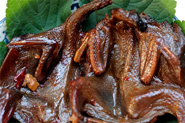 坐月子能吃鵪鶉嗎 產(chǎn)婦吃鵪鶉的好處 坐月子能吃鵪鶉嗎 產(chǎn)婦吃鵪鶉的好處