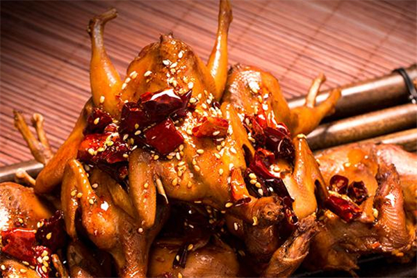 鵪鶉肉補(bǔ)腎嗎 鵪鶉燉什么湯補(bǔ)腎 鵪鶉肉補(bǔ)腎嗎 鵪鶉燉什么湯補(bǔ)腎