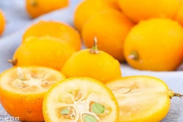 金桔怎么吃最營養(yǎng) 金桔的功效與禁忌 金桔怎么吃最營養(yǎng) 金桔的功效與禁忌