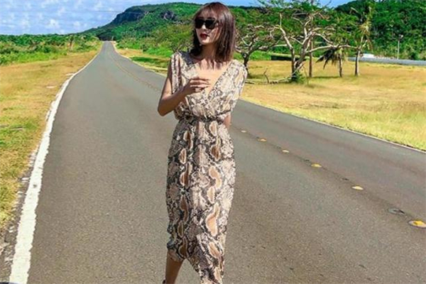 大胸女生穿什么裙子好看 連衣裙這樣選 大胸女生穿什么裙子好看 連衣裙這樣選