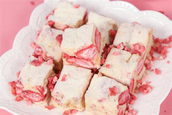 雪花酥用草莓干還是凍干草莓 口感有差異 雪花酥用草莓干還是凍干草莓 口感有差異