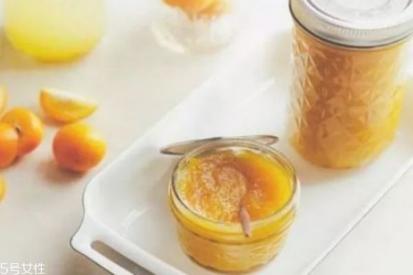 金桔是上火還是下火 金橘吃了有什么好處 金桔是上火還是下火 金橘吃了有什么好處