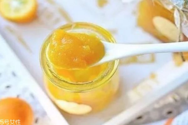 金桔是上火還是下火 金橘吃了有什么好處 金桔是上火還是下火 金橘吃了有什么好處