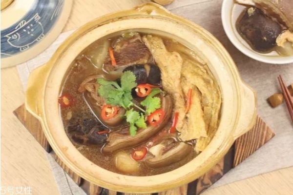 燉羊肉怎么做好吃 清燉羊肉最簡單的做法 燉羊肉怎么做好吃 清燉羊肉最簡單的做法