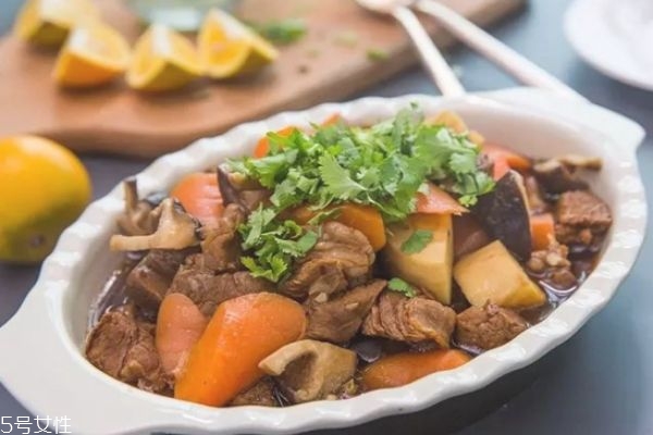 燉羊肉怎么做好吃 清燉羊肉最簡單的做法 燉羊肉怎么做好吃 清燉羊肉最簡單的做法