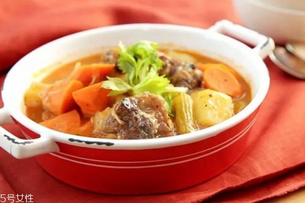 燉羊肉怎么做好吃 清燉羊肉最簡單的做法 燉羊肉怎么做好吃 清燉羊肉最簡單的做法