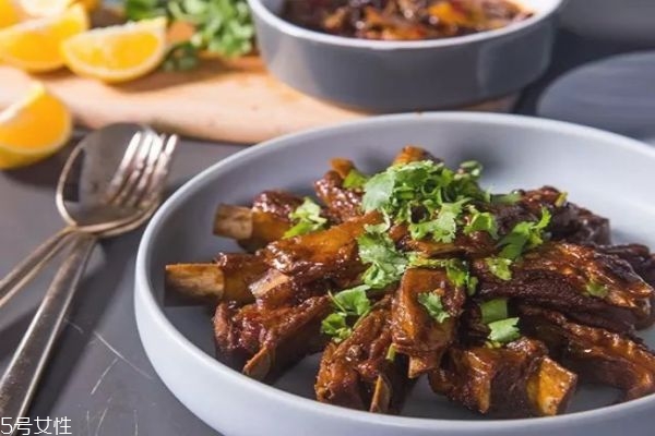 燉羊肉怎么做好吃 清燉羊肉最簡單的做法 燉羊肉怎么做好吃 清燉羊肉最簡單的做法