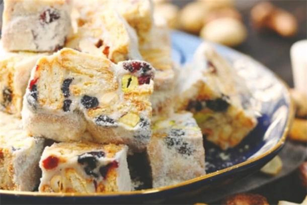 雪花酥可以用電飯鍋?zhàn)鰡?電飯鍋?zhàn)鲅┗ㄋ值淖龇? alt=