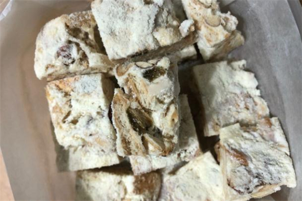 雪花酥可以用電飯鍋?zhàn)鰡?電飯鍋?zhàn)鲅┗ㄋ值淖龇? alt=