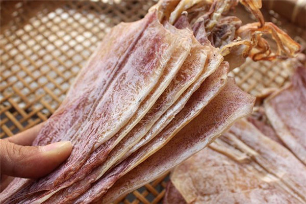 魷魚干和墨魚干的區(qū)別 這樣來區(qū)分 魷魚干和墨魚干的區(qū)別 這樣來區(qū)分