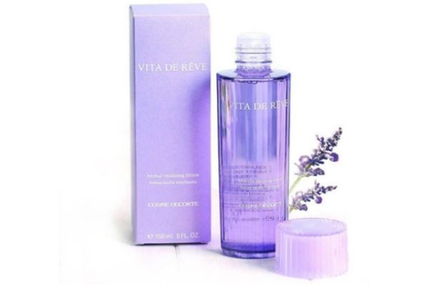 有閉口用什么護(hù)膚品 易長閉口用什么護(hù)膚