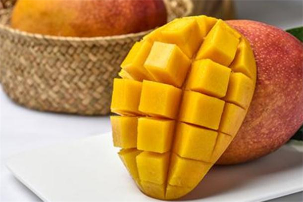 怎么用硬幣剝芒果 剝芒果小技巧 怎么用硬幣剝芒果 剝芒果小技巧