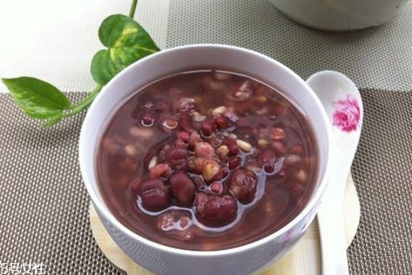 喝紅豆薏米粥拉肚子怎么回事 紅豆薏米粥的正確做法 喝紅豆薏米粥拉肚子怎么回事 紅豆薏米粥的正確做法