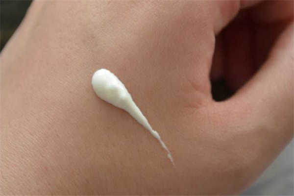 隔離霜的正確使用方法是什么 隔離霜的正確用法是什么 隔離霜的正確使用方法是什么 隔離霜的正確用法是什么